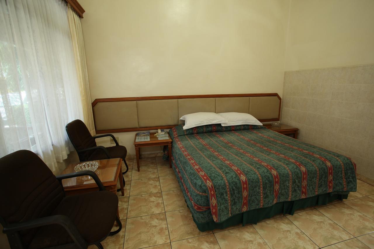 Langensari Hotel Чиребон Экстерьер фото