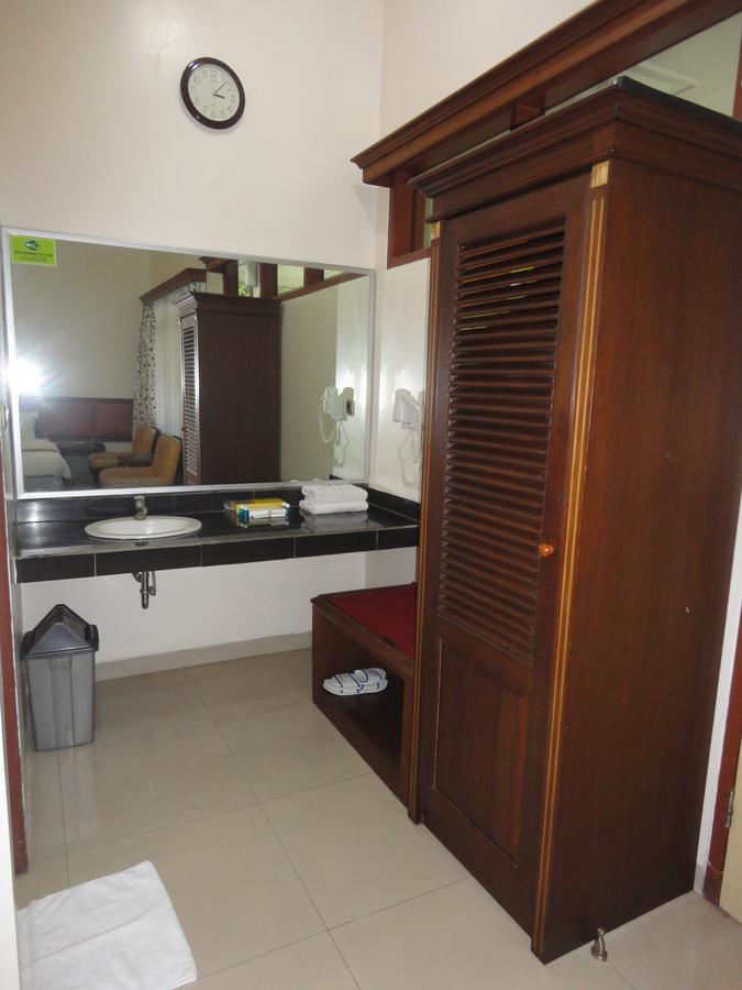 Langensari Hotel Чиребон Экстерьер фото